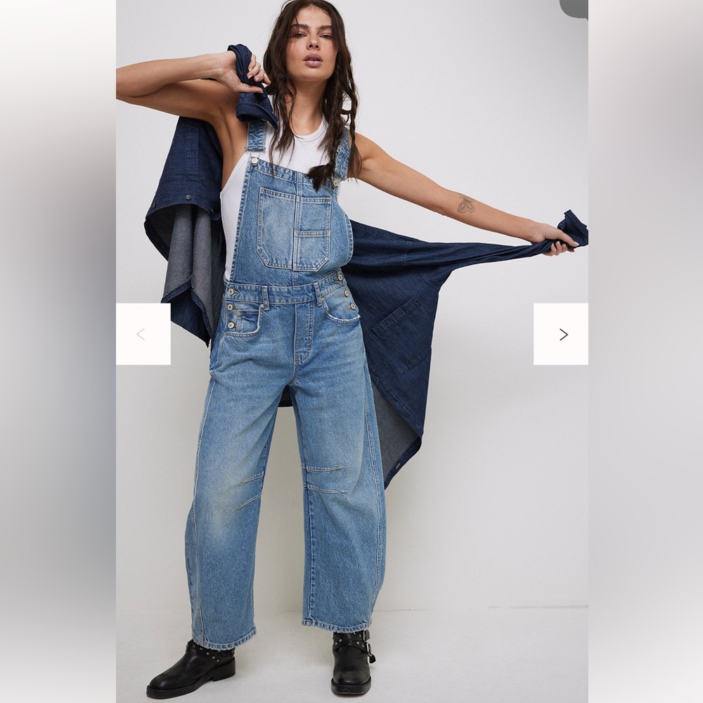 Free people barrel leg overalls. Size small. Color is “ultra light beam”.